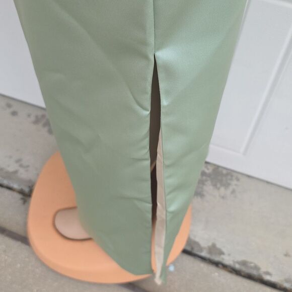 BRAND NEW BARI JAY TWO PIECE GOWN BACK ZIPPER CLOSURE WITH JEWEL STUDDED - Picture 5 of 16